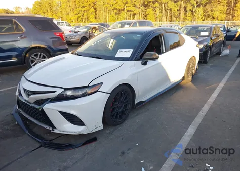 2021 Toyota Camry Trd z USA, uszkodzony, nr VIN 4T1KZ1AK9MU050524